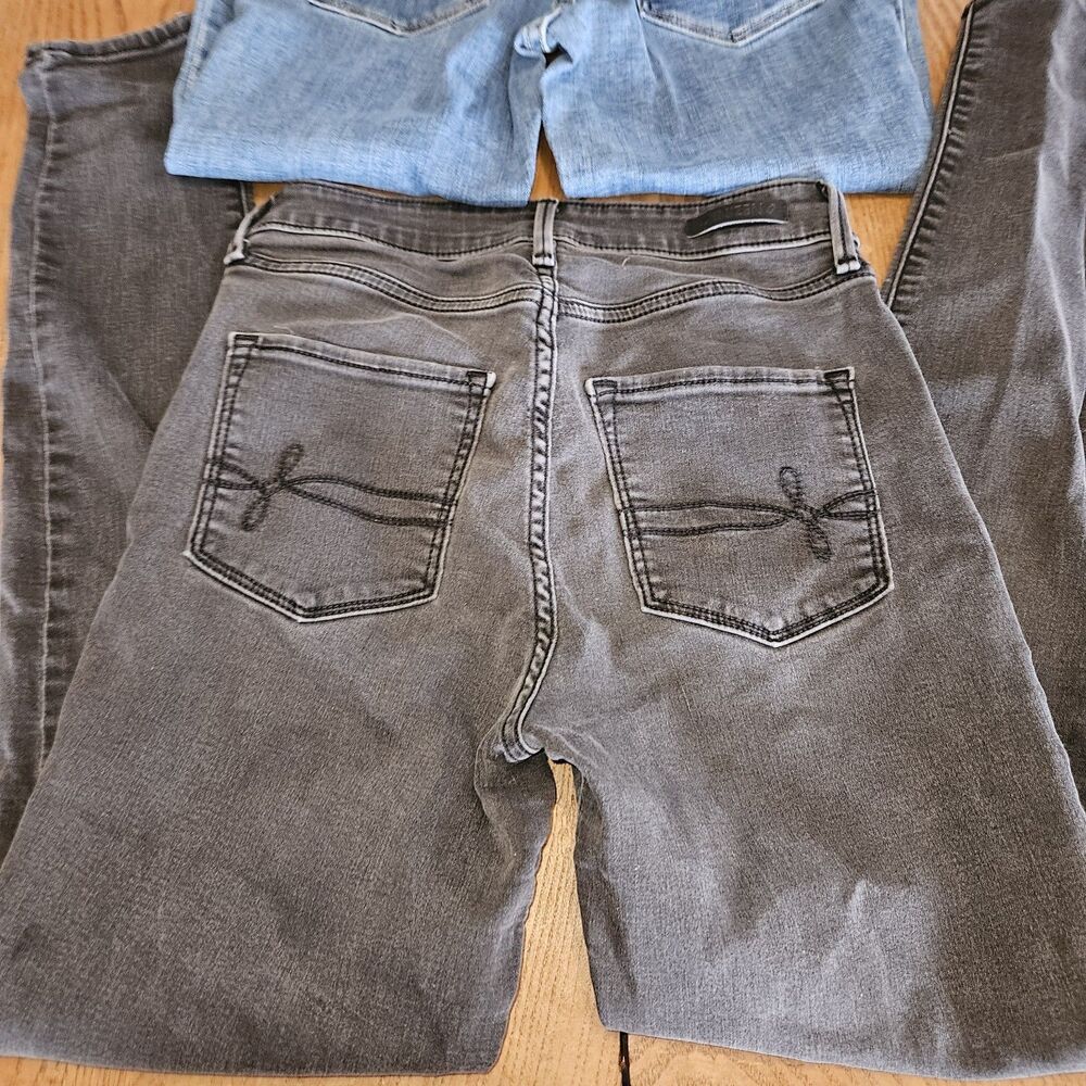 Womens Levis Jeans 2 Pair Black And Blue Capri 25 And 2 26 View 4